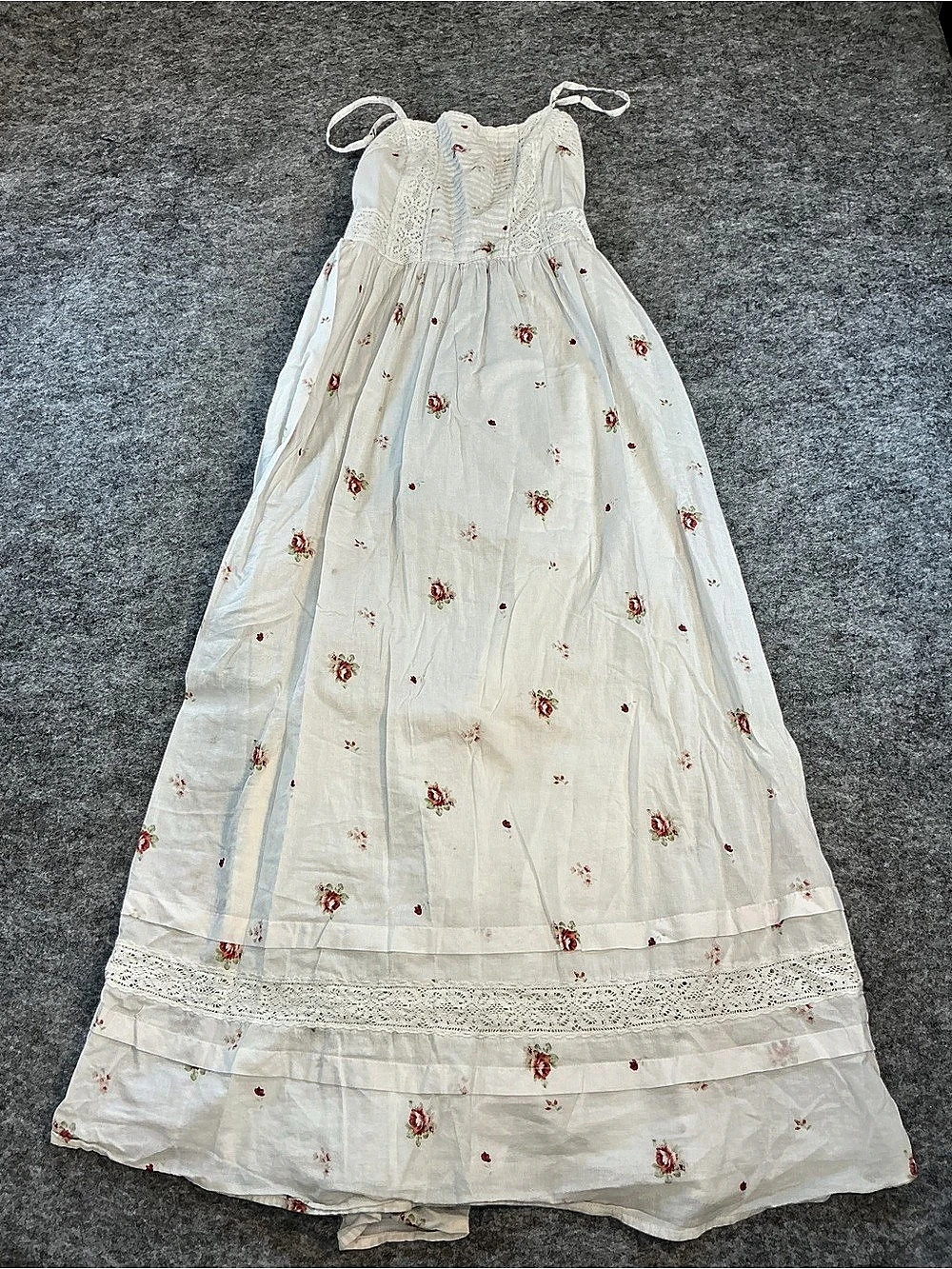Abercrombie & Fitch Floral Maxi Dress in White & Red Size XS